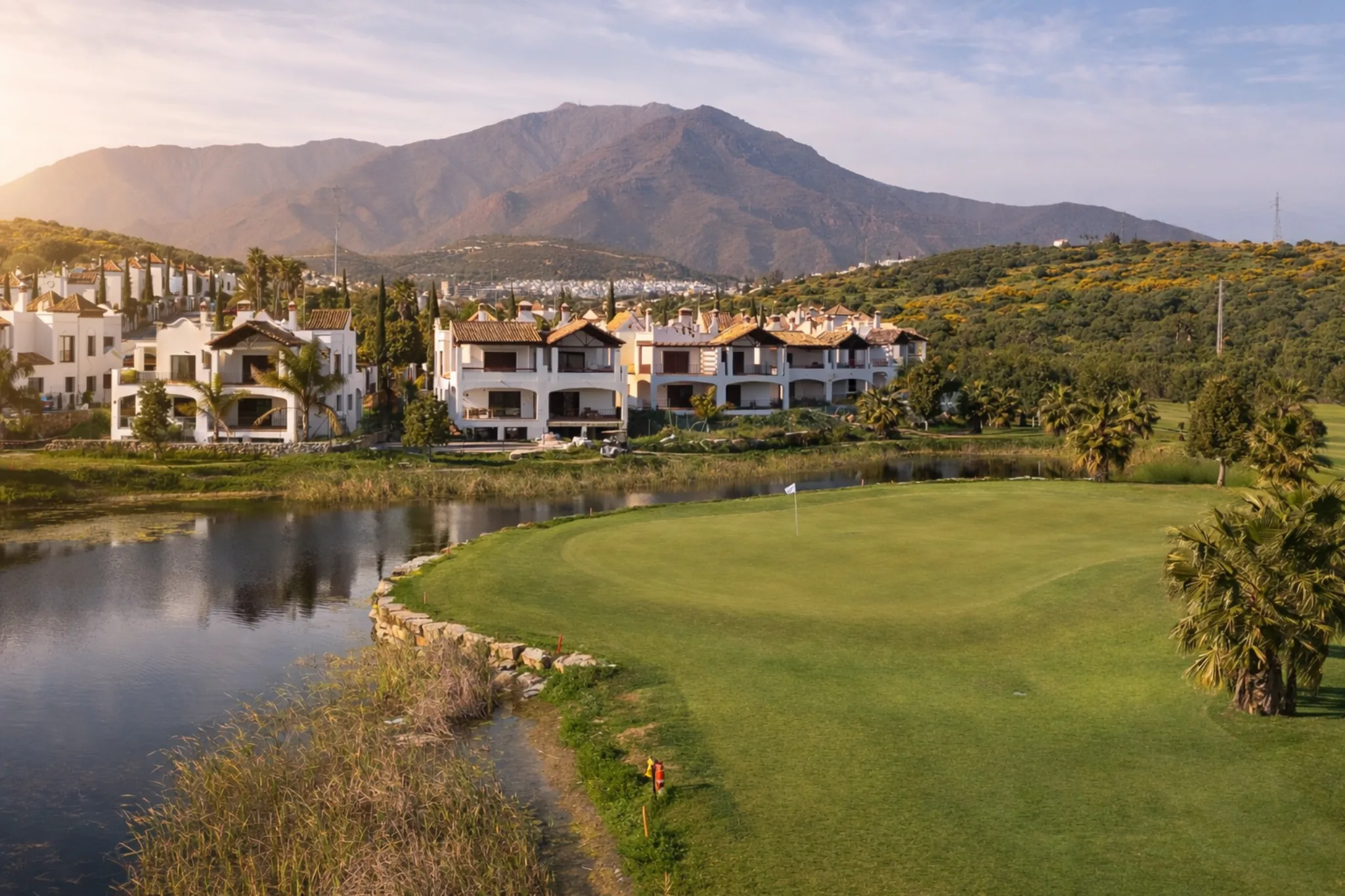 Azata Golf — Hoyo 15, golfbaan vlakbij Casa Mel Estepona