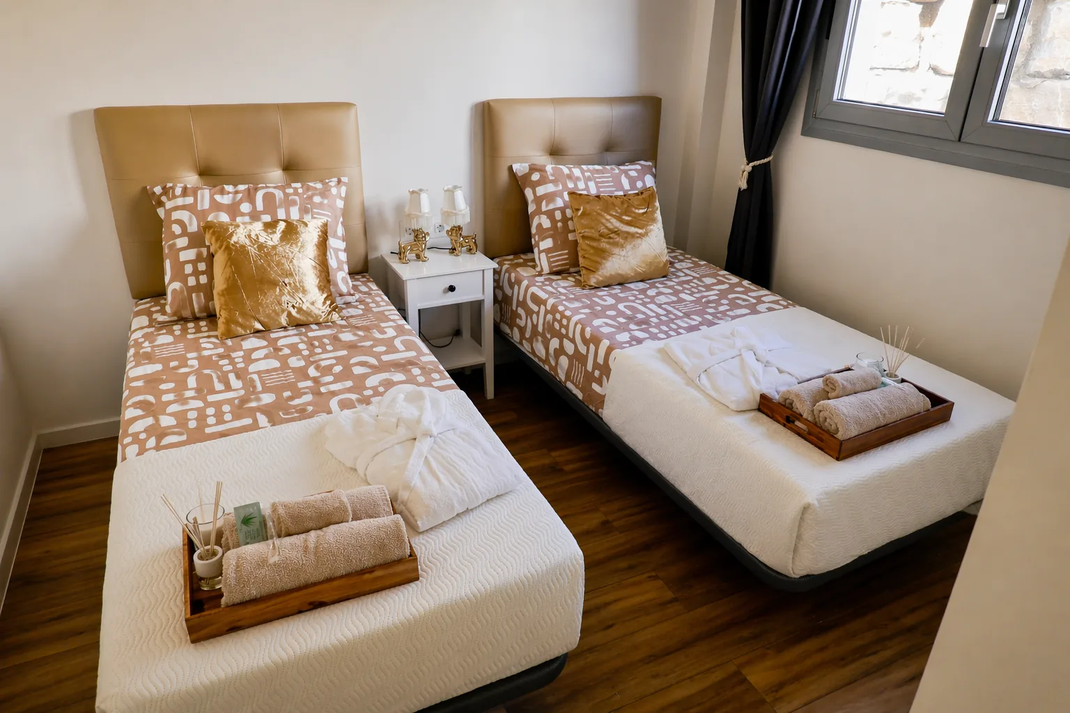 Slaapkamer met twee eenpersoonsbedden, Casa Mel Estepona